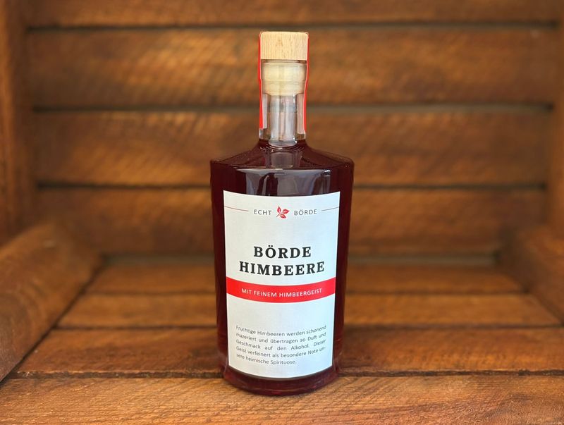 Börde-Himbeere - Feiner Likör aus süßen Himbeeren Börde-Himbeere - Feiner Likör aus süßen Himbeeren