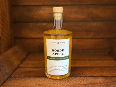 Börde-Apfel - Feiner Likör aus süßen Äpfeln Börde-Apfel - Feiner Likör aus süßen Äpfeln