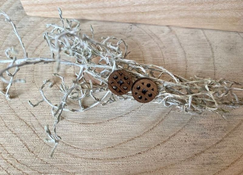 Holzohrstecker mit Mandalamotiv