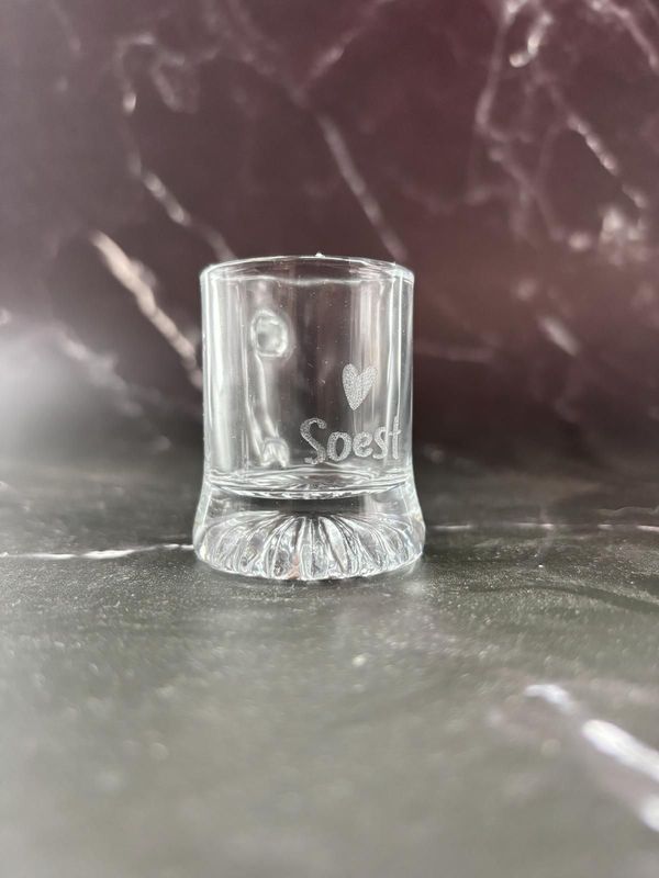 Schnapsglas mit Henkel, 2cl, div. Größen und Motive Schnapsglas mit Henkel, 2cl, div. Größen und Motive