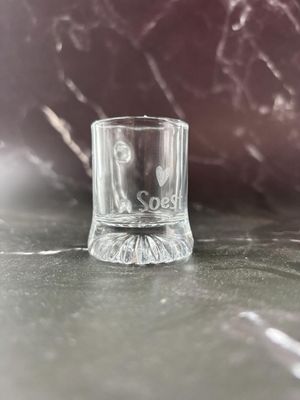 Schnapsglas mit Henkel, 2cl, div. Größen und Motive Schnapsglas mit Henkel, 2cl, div. Größen und Motive
