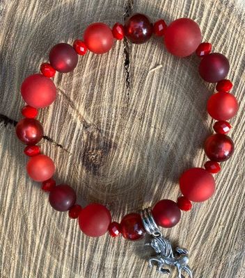 Armband rot mit Anhänger Armband rot mit Anhänger