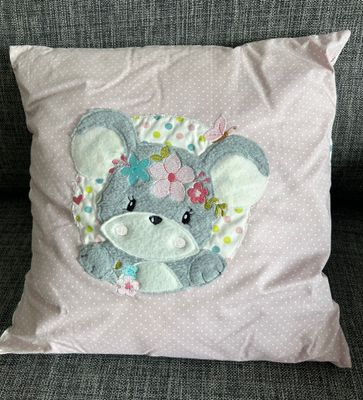 Kissen in rosa mit einem Mäuschen Kissen in rosa mit einem Mäuschen