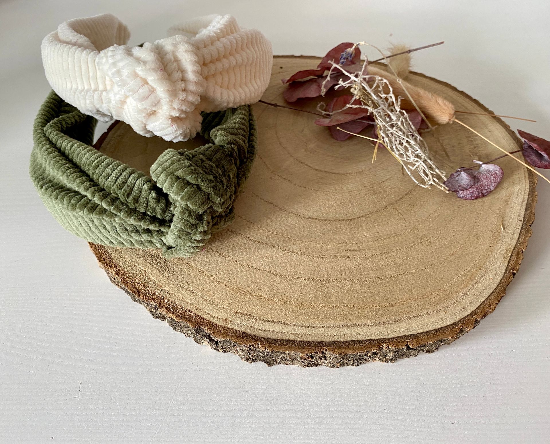 Handgenähter Cord Haarreifen