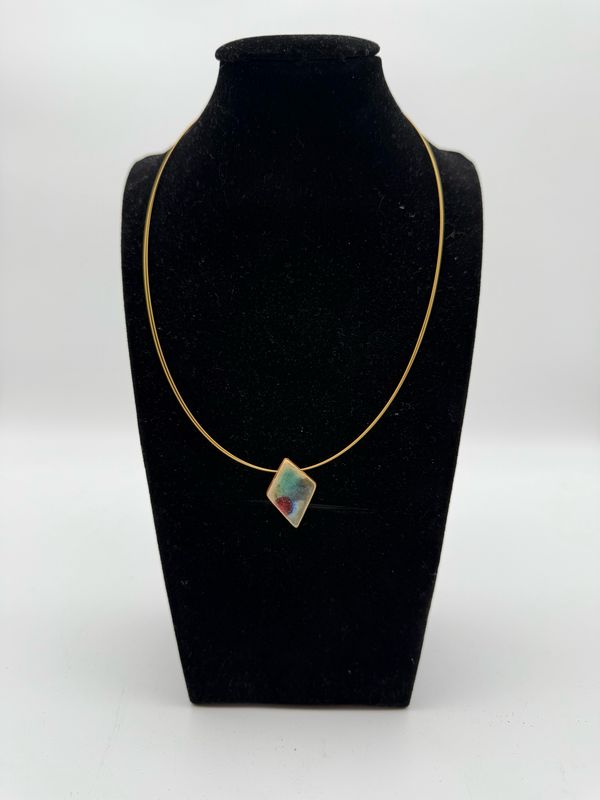 Handgefertigte Keramik-Halskette Handgefertigte Keramik-Halskette