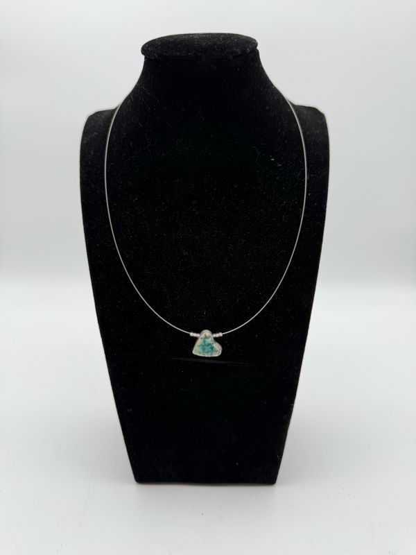 Handgefertigte Keramik-Halskette Handgefertigte Keramik-Halskette