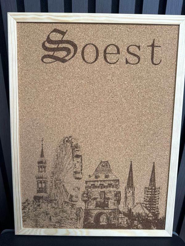 Kork-Pinnwand mit Motiv Kork-Pinnwand mit Motiv "Soester Skyline"