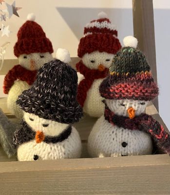 gestrickter Weihnachtsmann, Engel, Schneemann gestrickter Weihnachtsmann, Engel, Schneemann