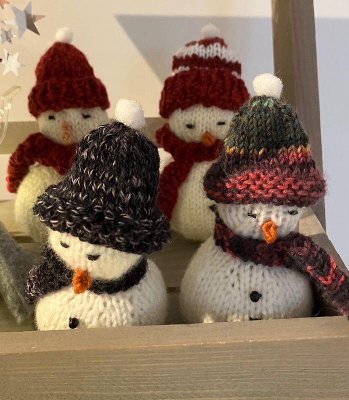 gestrickter Weihnachtsmann, Engel, Schneemann gestrickter Weihnachtsmann, Engel, Schneemann