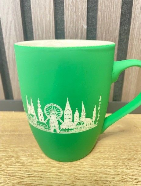 Keramik Tasse mit Soest Motiv verschiedene Farben