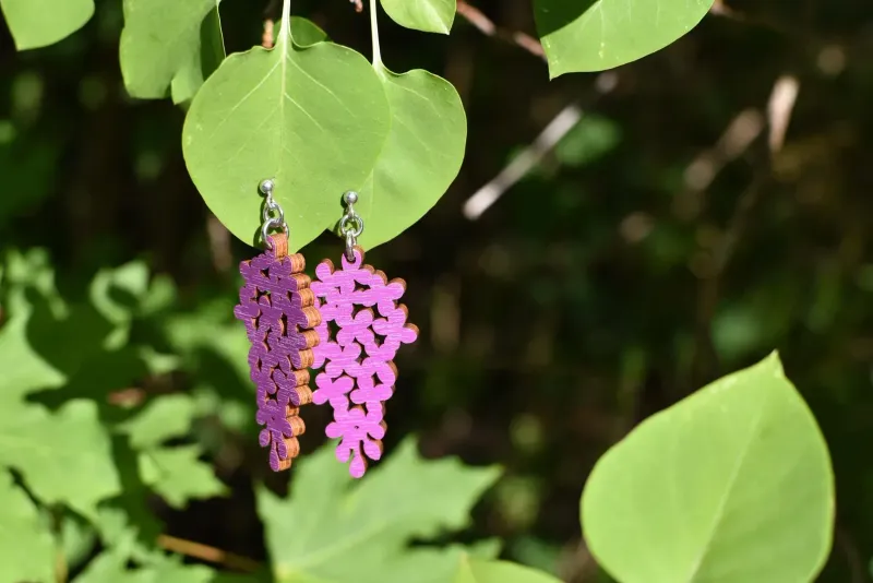 Hängerohrring Flieder einseitig bedruckt, purpurfarben