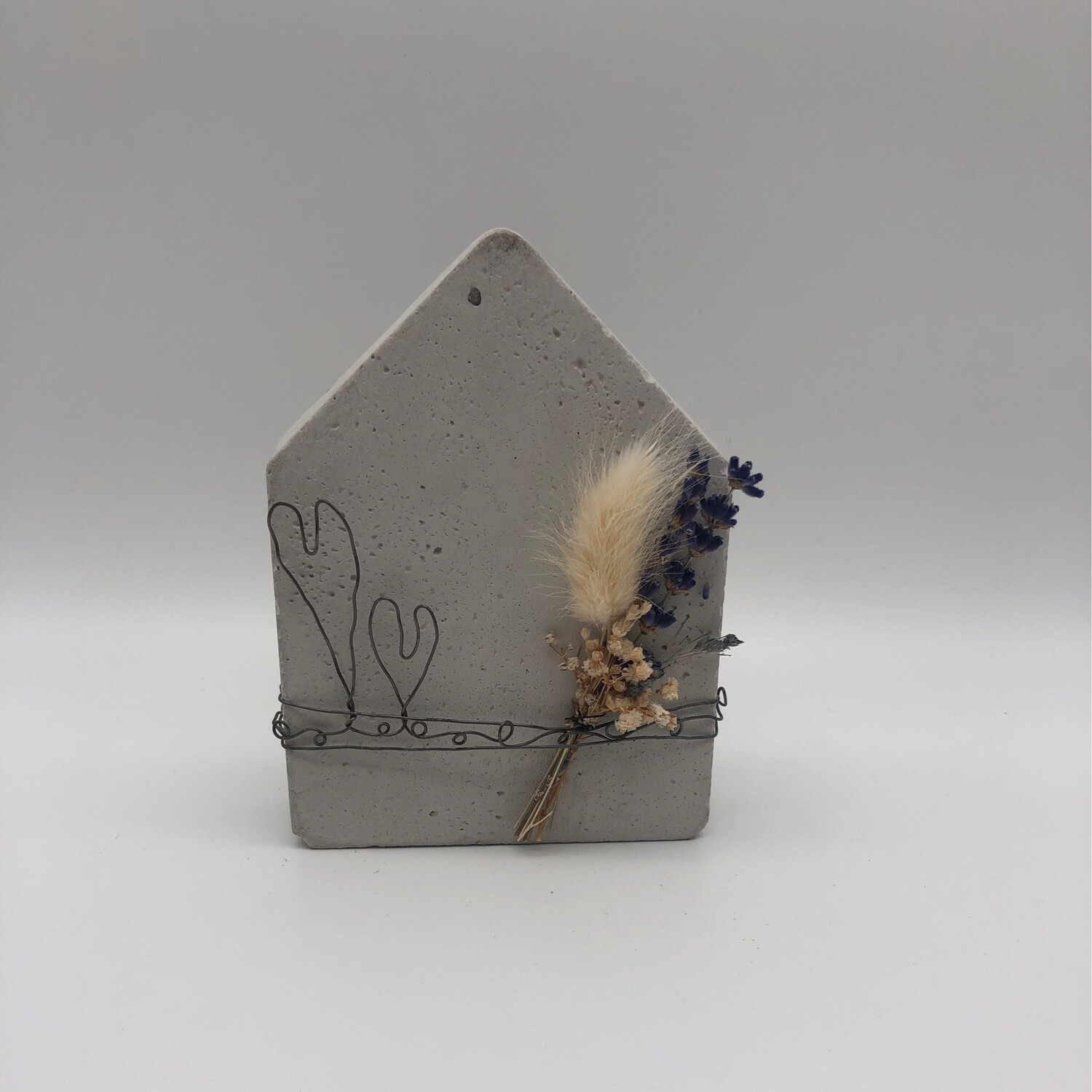 Haus mit Strauß und Drahtherz 8.00