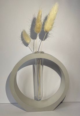Graue/Weiße Vase mit Reagenzglas