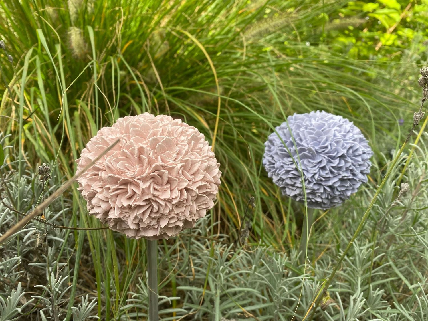 Blumenkugel mit Stab verschiedene Farben