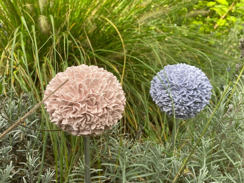 Blumenkugel mit Stab verschiedene Farben