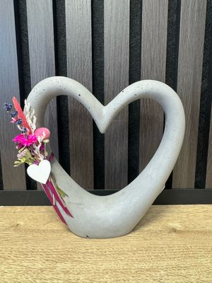 Herz filigran mit Strauß Herz filigran mit Strauß