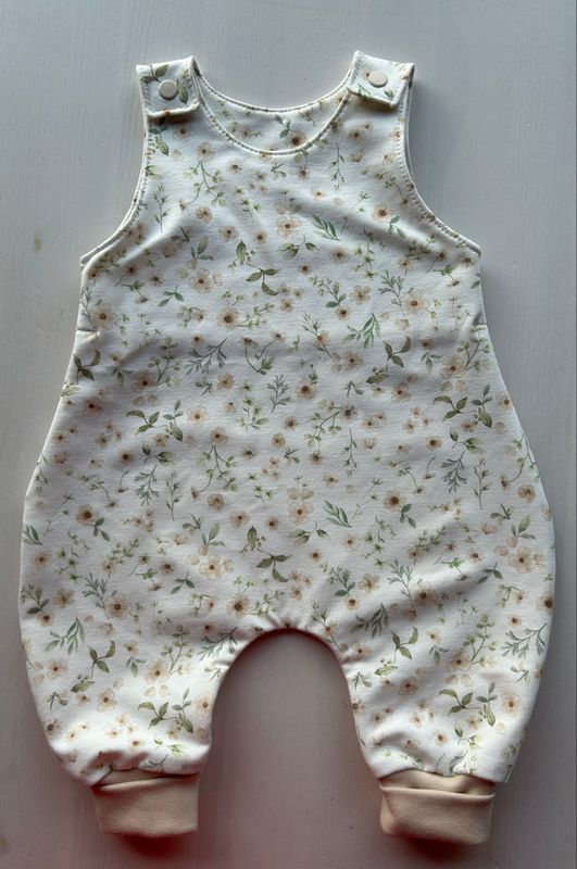 Kinder Strampler Größe 56