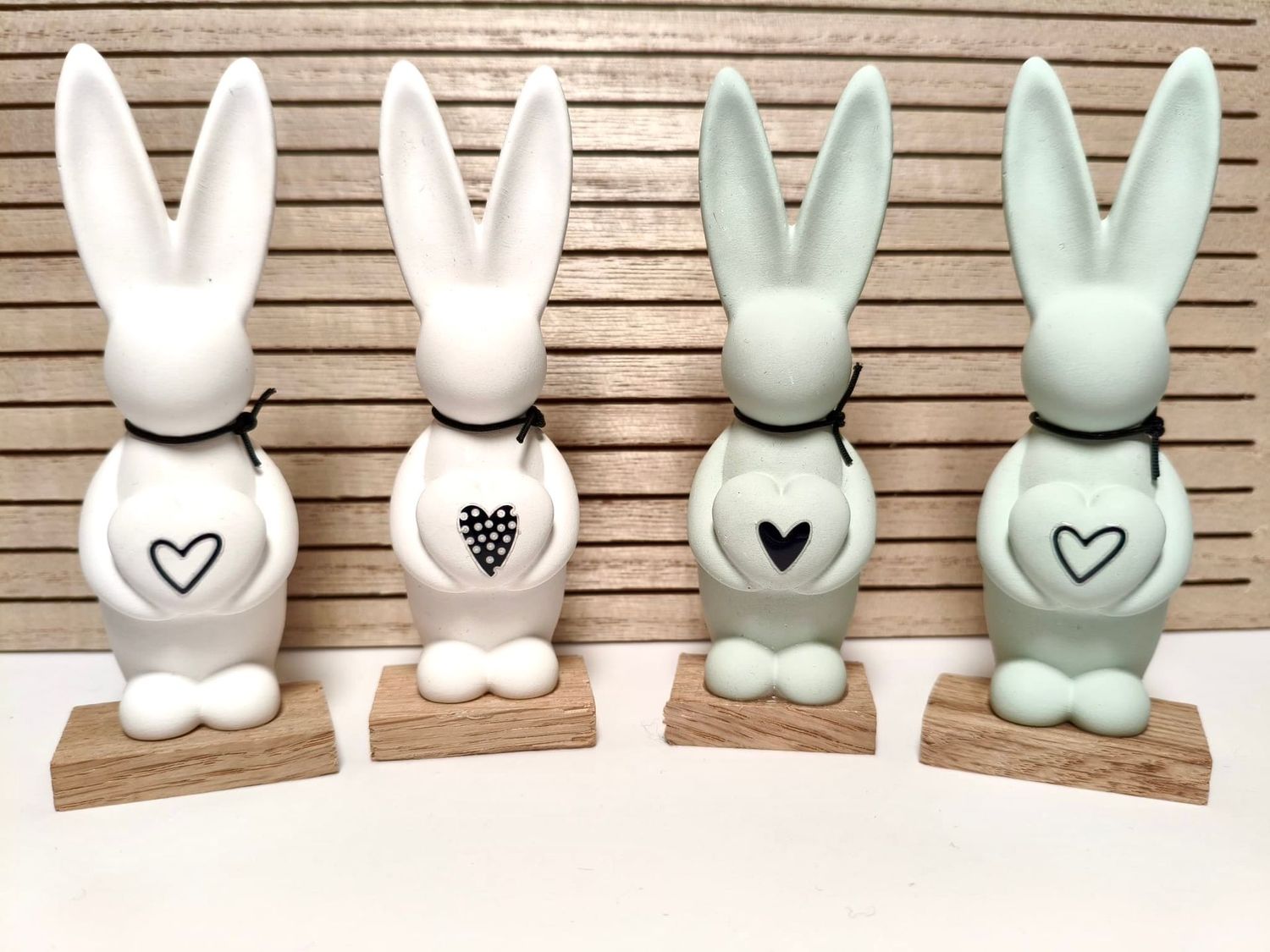 Osterhäschen mit Herz, weiß oder bunt