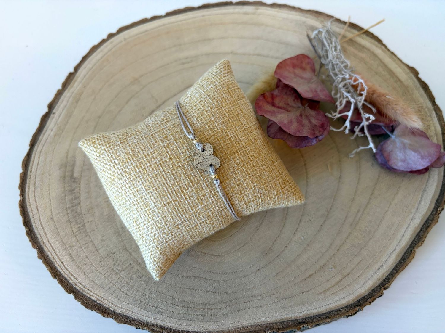 handgemachtes Armband mit Holzverbinder in Herzform