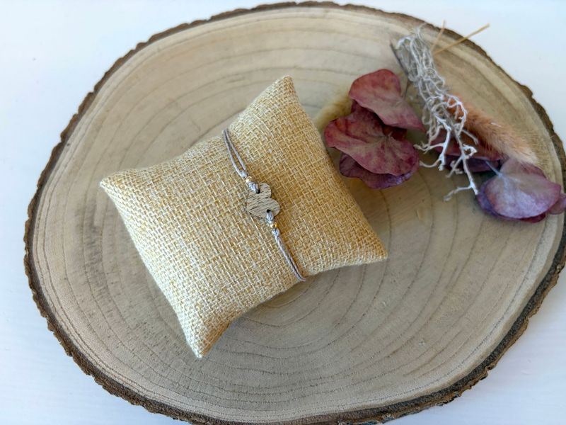 handgemachtes Armband mit Holzverbinder in Herzform