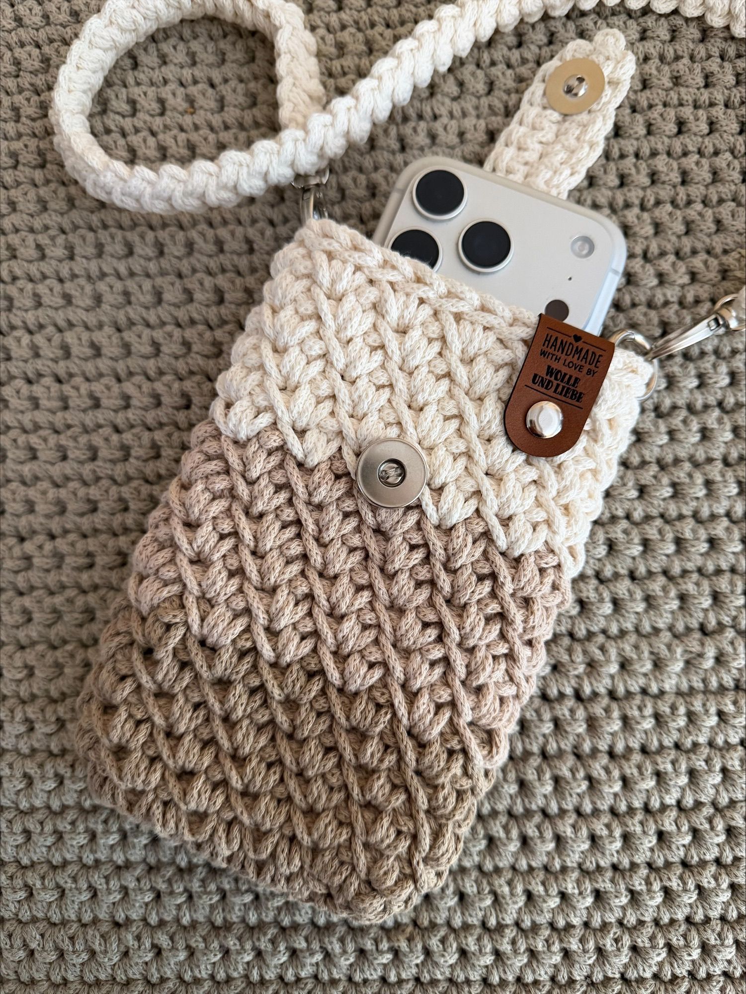 Handytasche mit Riegel