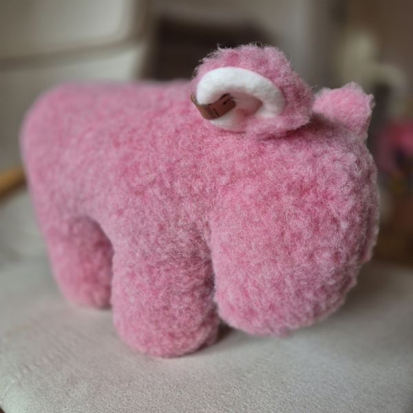 SANA Kuscheltier - Schmusekissen - Deko - weiche Merino Schurwolle klein SANA Kuscheltier - Schmusekissen - Deko - weiche Merino Schurwolle klein