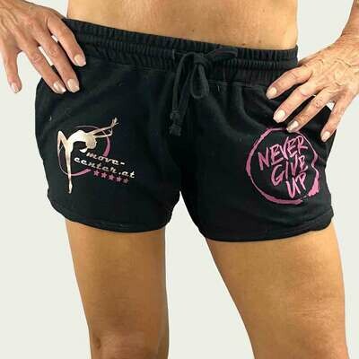 Short Never give up Short Never give up