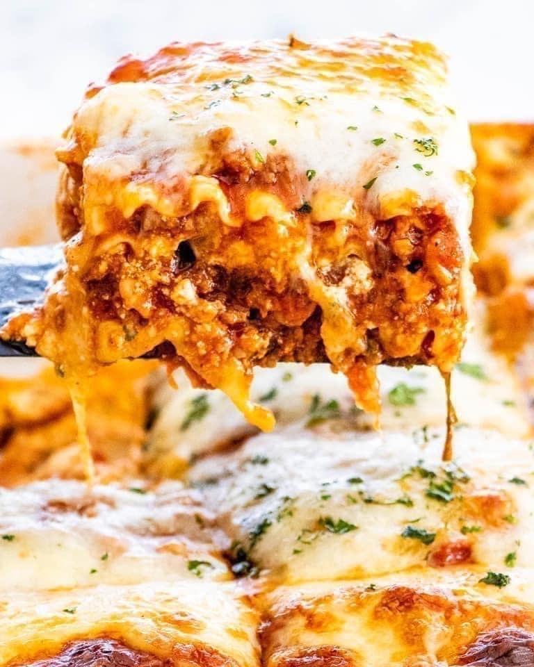 Sunday Lasagna Lunch Package *** Family of 4 Deal