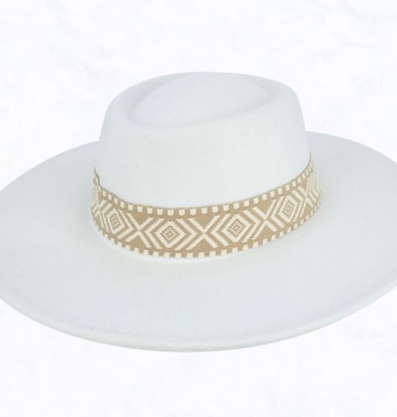 Wide Brim Concave Top Hat with Interchangeable Band, White