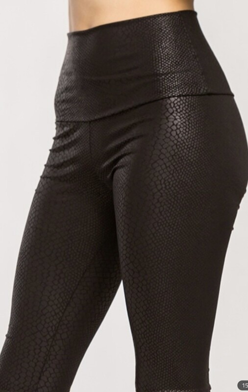 Embossed Skin Leather HW Leggings, Black