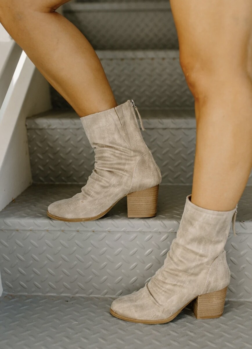 Very G Preston Print Booties, Cream