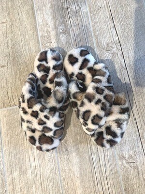 Cozzy Girl Slippers, Beige Leopard