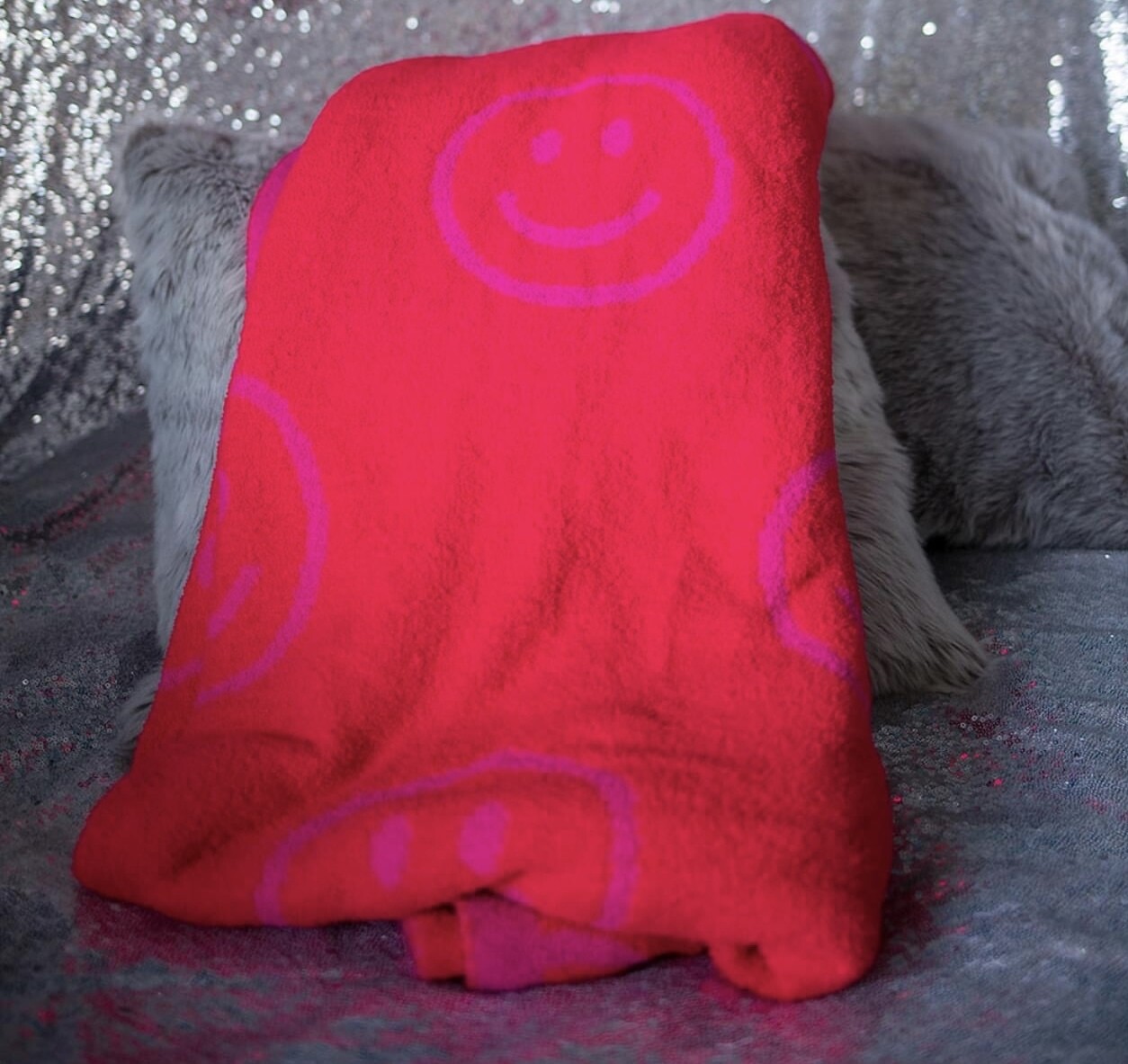 Luxe Blanket, Pink Happy