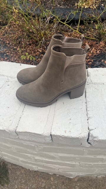 Jellypop Shelley Lt. Taupe Bootie