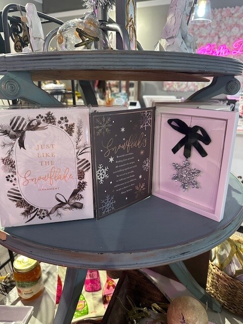 GC Crystal Snowflake Gift Box Ornament