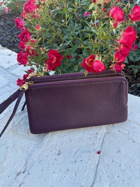 Hobo Dayton Wristlet, Ruby Wine