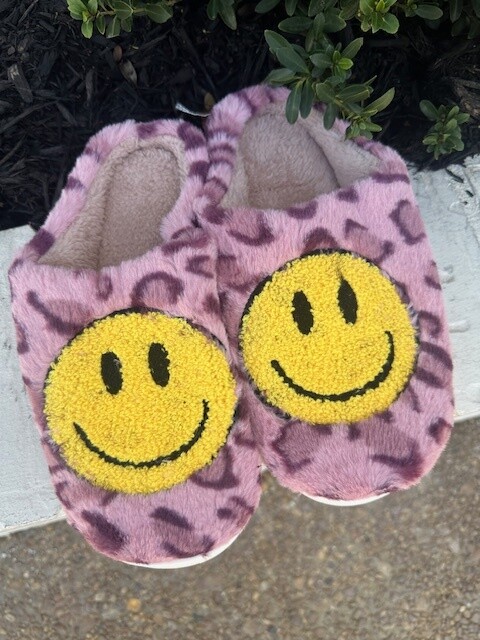 Leopard Smiley Face Slippers, Pink