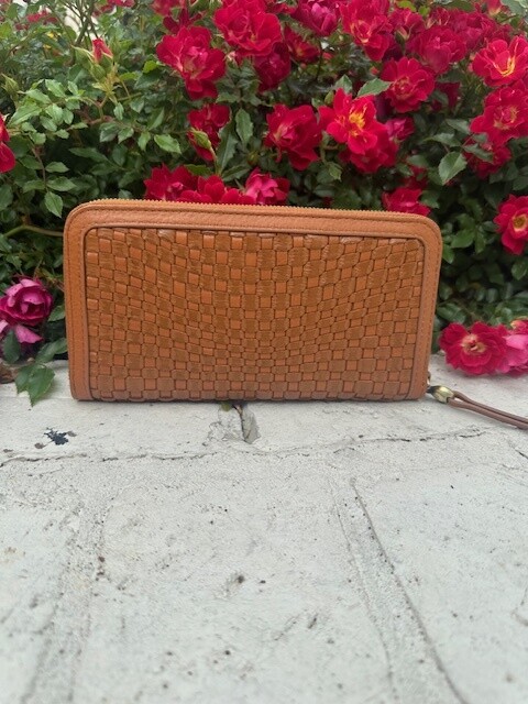 Hobo Nila Large Zip Around, Wheat