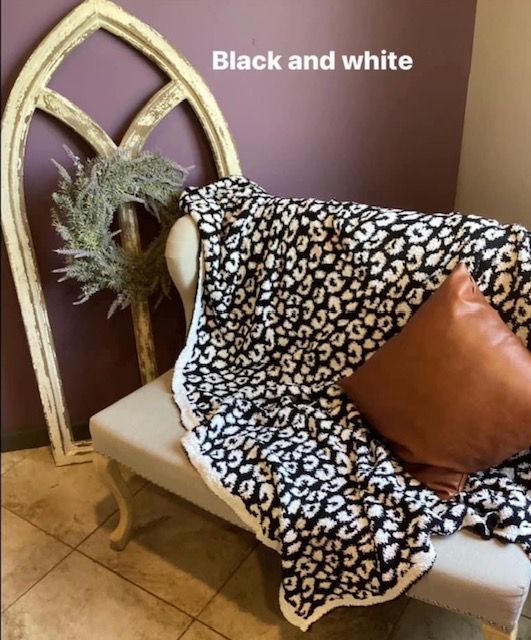 Super Soft Blanket, (50X60), Black &amp; White