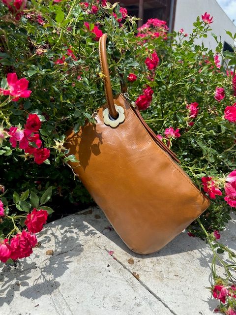 Hobo Daisy Daze Large Wristlet, Truffle