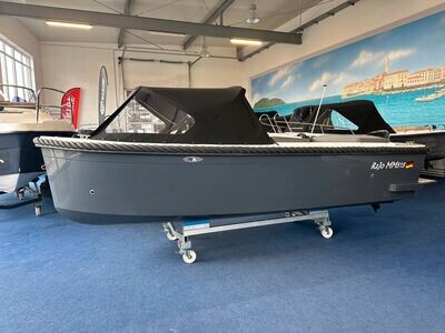 RaJo MM 515 mit Suzuki 15 PS und Trailer RaJo MM 515 mit Suzuki 15 PS und Trailer