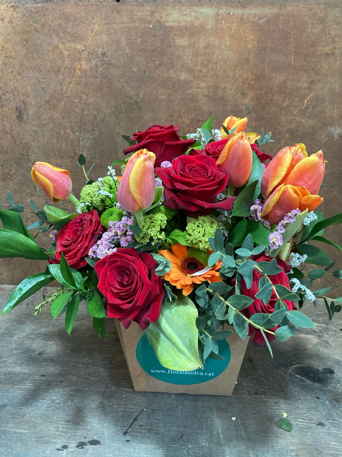 Centre de flors Orange amb gerbera-roses-tulipa-Green 