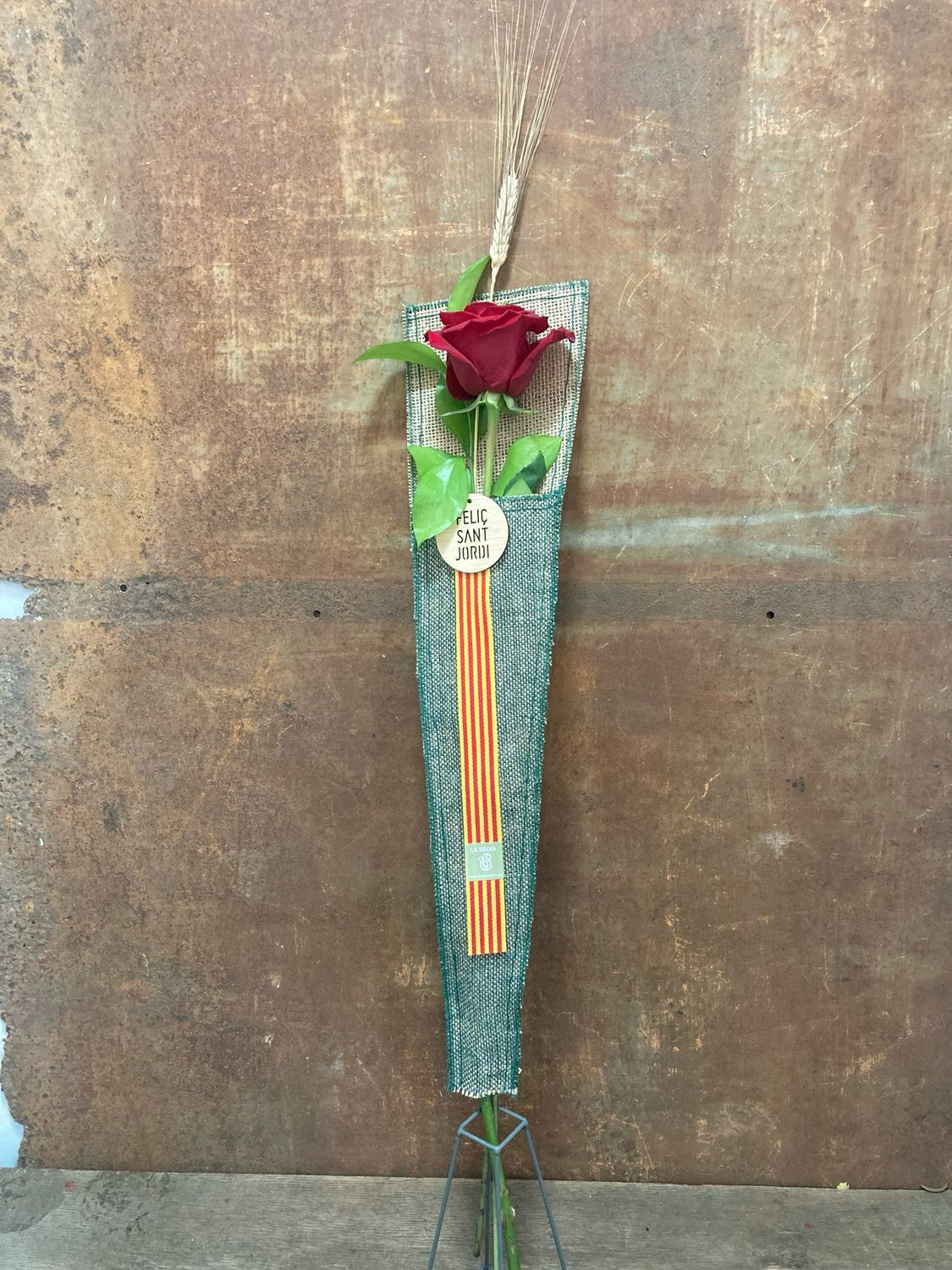 Rosa Sant Jordi amb arpillera 