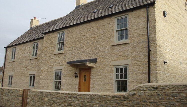 Golden Cream Coursed Real Cotswold Stone Cladding Corners