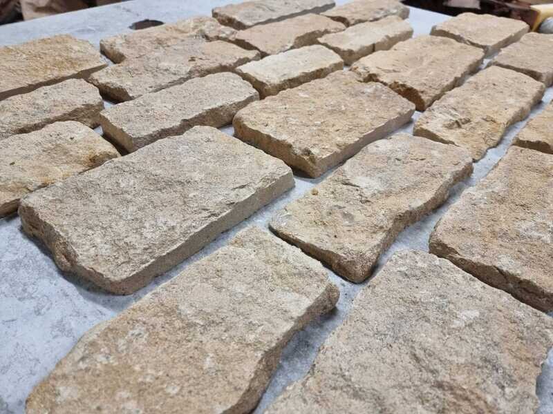 Asthall Cream Random Coursed Real Cotswold Stone Cladding Slips