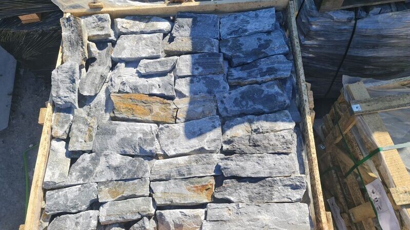 Bluestone Random Real Stone Cladding Slips - full crate