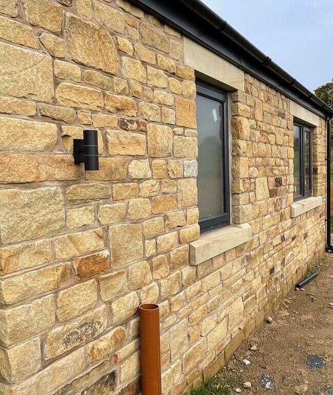 York Stone Random Cropped Real Stone Cladding Corners