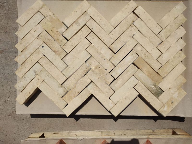 Light-Yellow Brick Paving (Full Pallet)