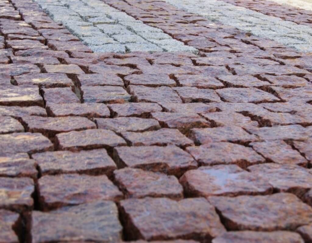 Red Split Granite Cubes 100x100x100mm (Sample)