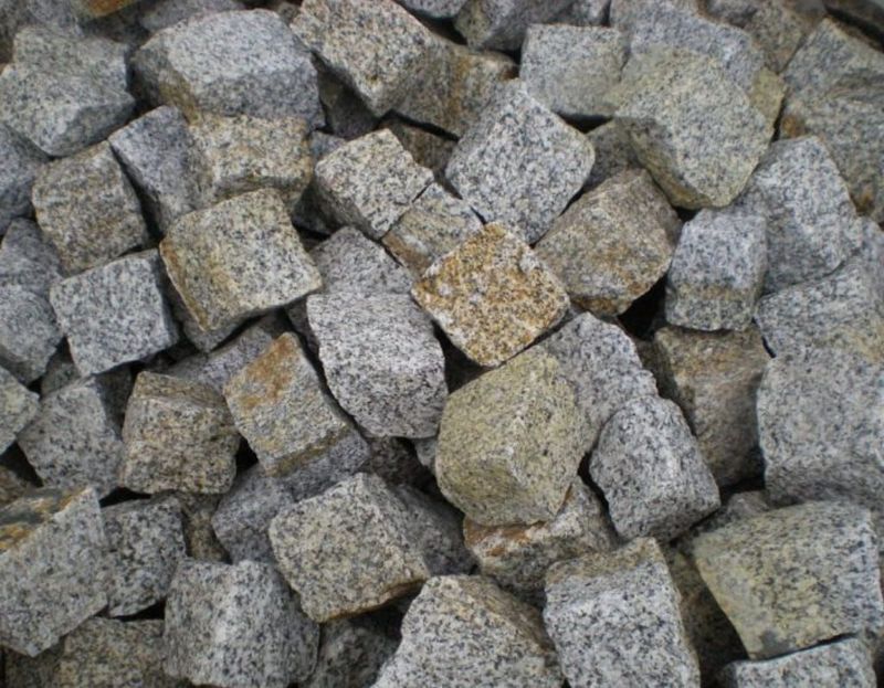 Light Grey/Rusty Split Granite Cubes 100x100x100mm (1000kg - 4.5 sqm)